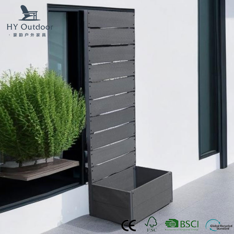 Кои се предностите на Trellis WPC Planter во споредба со редовните жардинери?